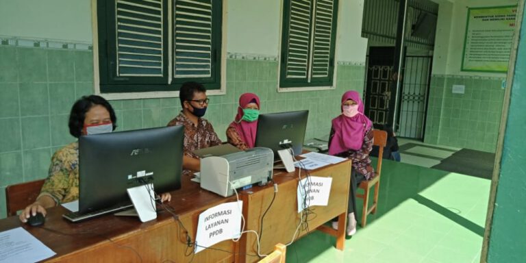 Dokumentasi arsip: Layanan Pengajuan Akun PPDB di SMP Negeri 2 Yogyakarta.