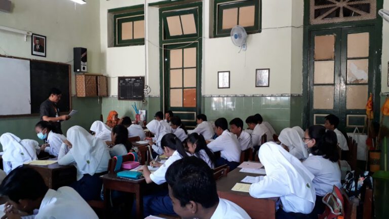 Dokumentasi arsip: Tim Peneliti SMERU Kunjungi SMP Negeri 2 Yogyakarta.