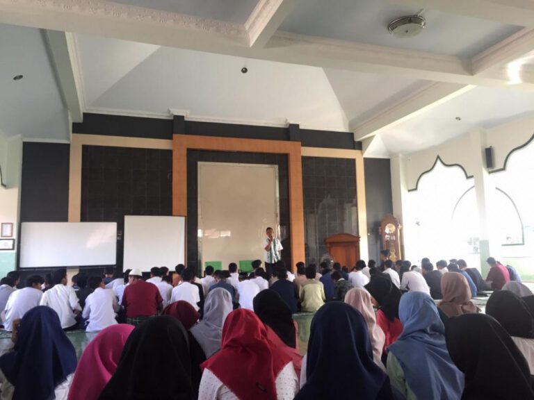 Dokumentasi arsip: Pesantren Kilat SMP Negeri 2 Yogyakarta.
