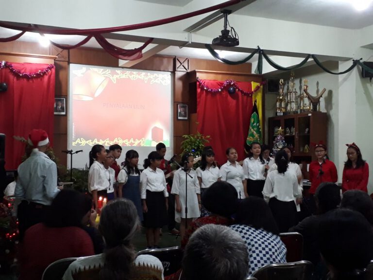 Dokumentasi arsip: Perayaan Natal Bersama Guru dan Siswa Kristen Katholik.